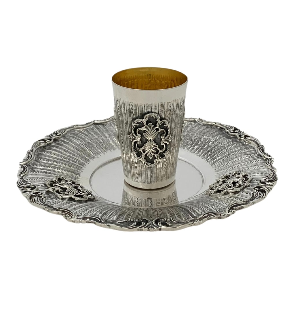 Handmade Sterling Silver Cup and Tray Set with Applique Design: Handmade Sterling Silver Cup and Tray Set with Applique Design This exquisite set features a fine 925 sterling silver cup and tray, showcasing a stunning handmade ornate applique design. The cup has a