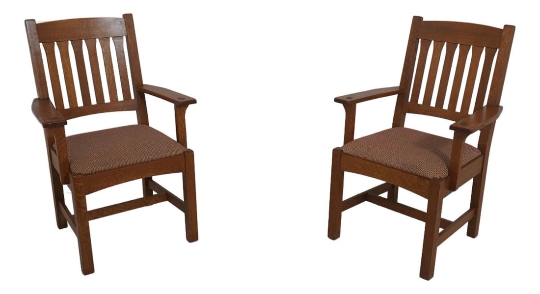 Set of Two Mission Oak Cottage Armchairs in Arts and Crafts Style: Set of Two Mission Oak Cottage Armchairs in Arts and Crafts Style This pair of Stickley Mission Oak Cottage Armchairs features high-quality Arts and Crafts style craftsmanship, constructed from quarte