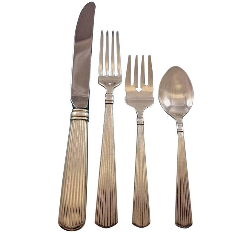 Reed & Barton Ashmont Sterling Silver Flatware Set 49 pcs for 12 with Storage Chest: Reed & Barton Ashmont Sterling Silver Flatware Set 49 pcs for 12 with Storage Chest This exquisite Ashmont flatware set by Reed & Barton is crafted from high-quality sterling silver and is designed to