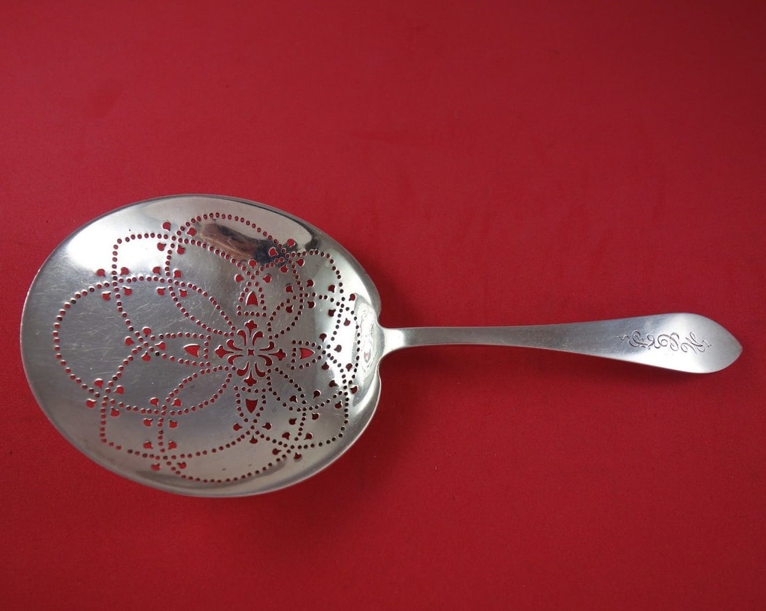 Tiffany & Co. Faneuil Sterling Silver Saratoga Chip Server 9.25": Tiffany & Co. Faneuil Sterling Silver Saratoga Chip Server 9.25" This exquisite Saratoga Chip Server is crafted from sterling silver and features the elegant Faneuil pattern by Tiffany & Co. Measuring