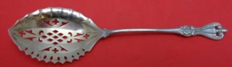 Towle Old Colonial Sterling Silver Cheese Server 5.5 Rare Gold Washed Pierced: Towle Old Colonial Sterling Silver Cheese Server 5.5 Rare Gold Washed Pierced This exquisite cheese server from the Old Colonial pattern by Towle is a stunning example of sterling silver craftsmanship