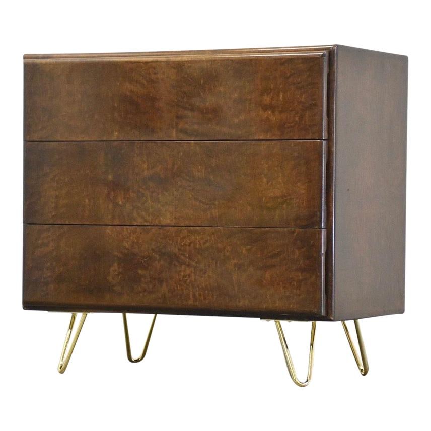 Milo Baughman Mid Century Modern Dresser Chest with Brass Legs: Milo Baughman Mid Century Modern Dresser Chest with Brass Legs This stunning mid-century modern dresser chest, designed by Milo Baughman for Thayer Coggin, features a beautiful burl wood finish and th