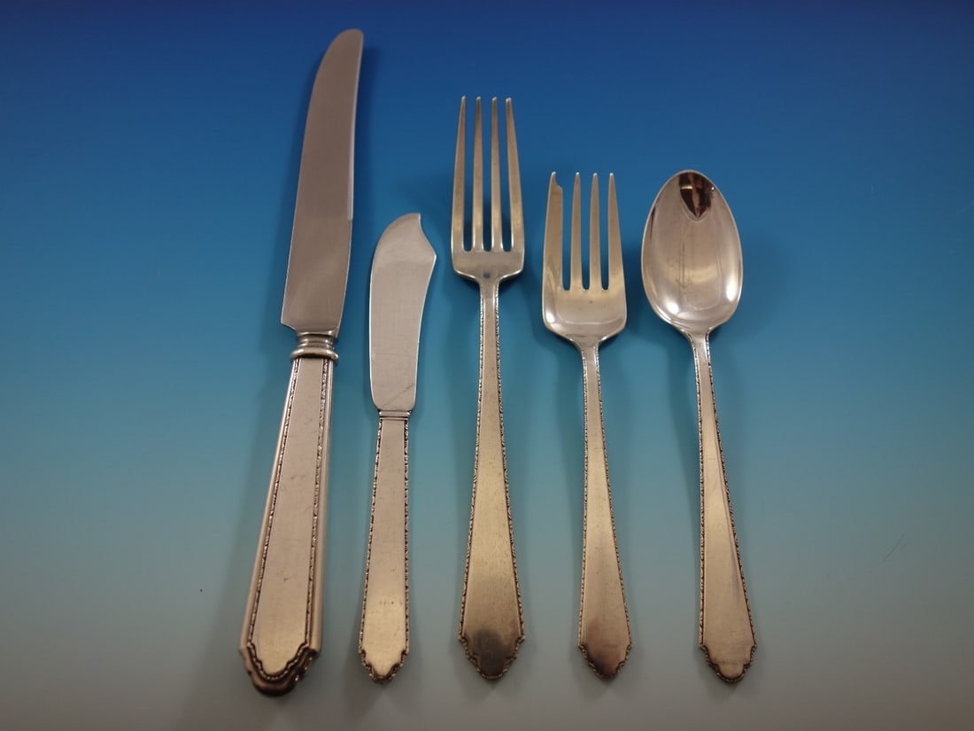 Lunt William and Mary Sterling Silver Flatware Set 251 Pieces for 48 Service: Lunt William and Mary Sterling Silver Flatware Set 251 Pieces for 48 Service Discover the exquisite William and Mary flatware set by Lunt, a stunning collection from the early to mid-20th century (190