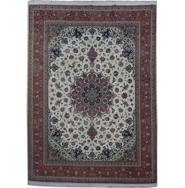 Luxurious 8.2 x 11.3 Persian Tabriz Rug in Wool and Silk: Luxurious 8.2 x 11.3 Persian Tabriz Rug in Wool and Silk Free continental US Shipping Enhance your living space with this exquisite Persian Tabriz rug, measuring 8.2 x 11.3 feet. Crafted from a luxuri