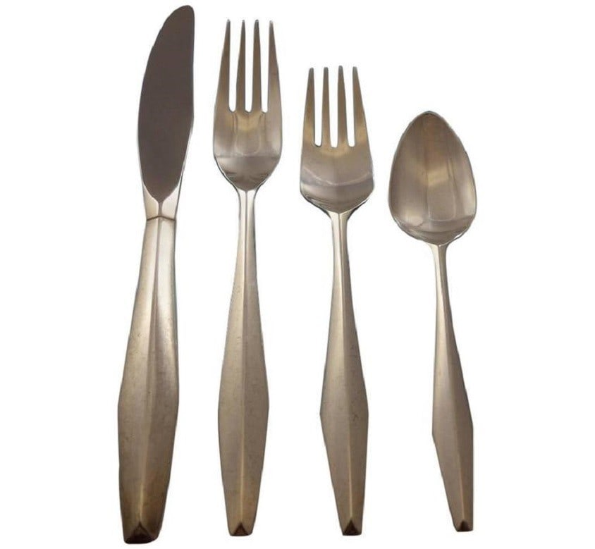 Gio Ponti Diamond Modern Sterling Silver Flatware Set 33 Pcs Reed & Barton: Gio Ponti Diamond Modern Sterling Silver Flatware Set 33 Pcs Reed & Barton Discover the elegance of the Diamond Sterling Silver Flatware Set by Reed and Barton, a stunning collection of 33 pieces that