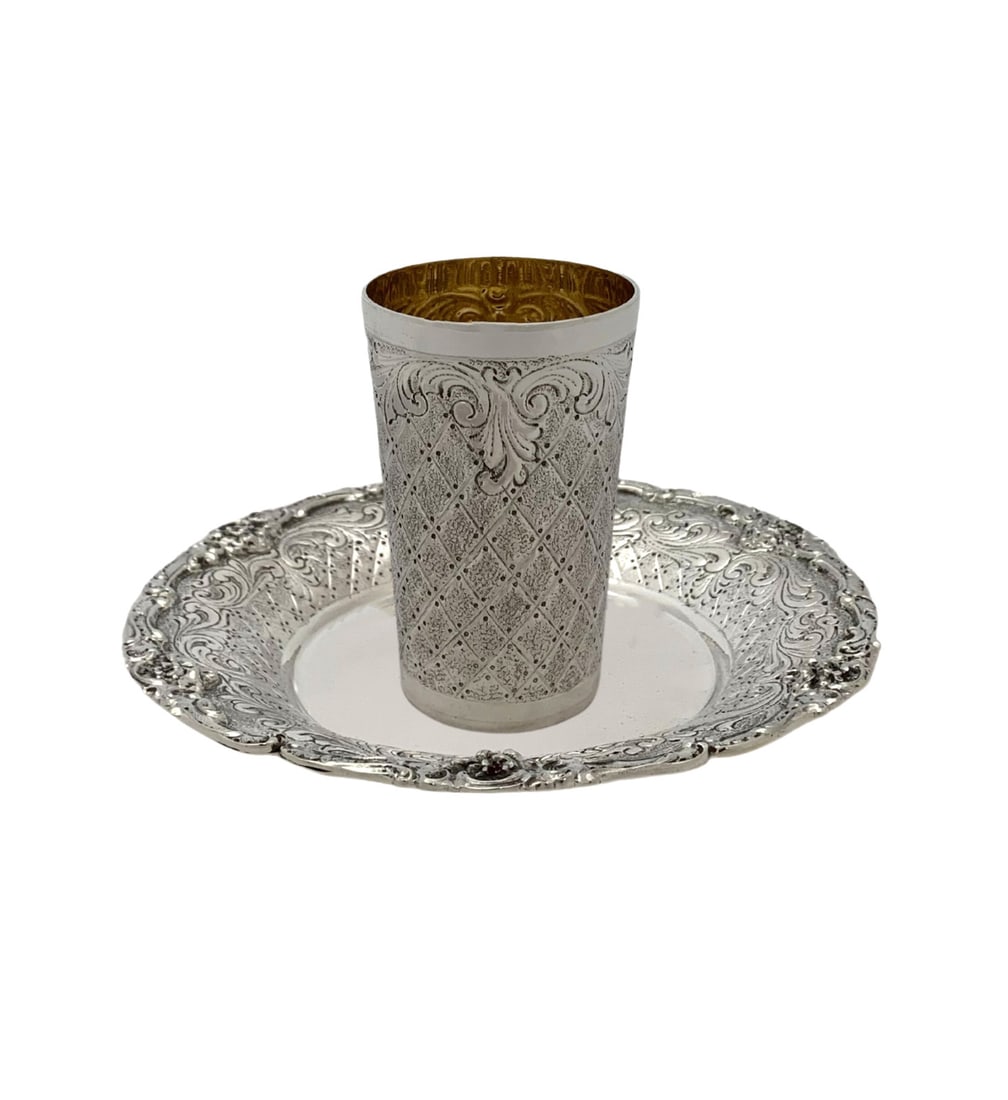 Handmade Italian 925 Sterling Silver Cup and Tray Set: Handmade Italian 925 Sterling Silver Cup and Tray Set This exquisite handmade cup and tray set is crafted from fine 925 sterling silver, originating from Italy. The set features beautifully chased swi