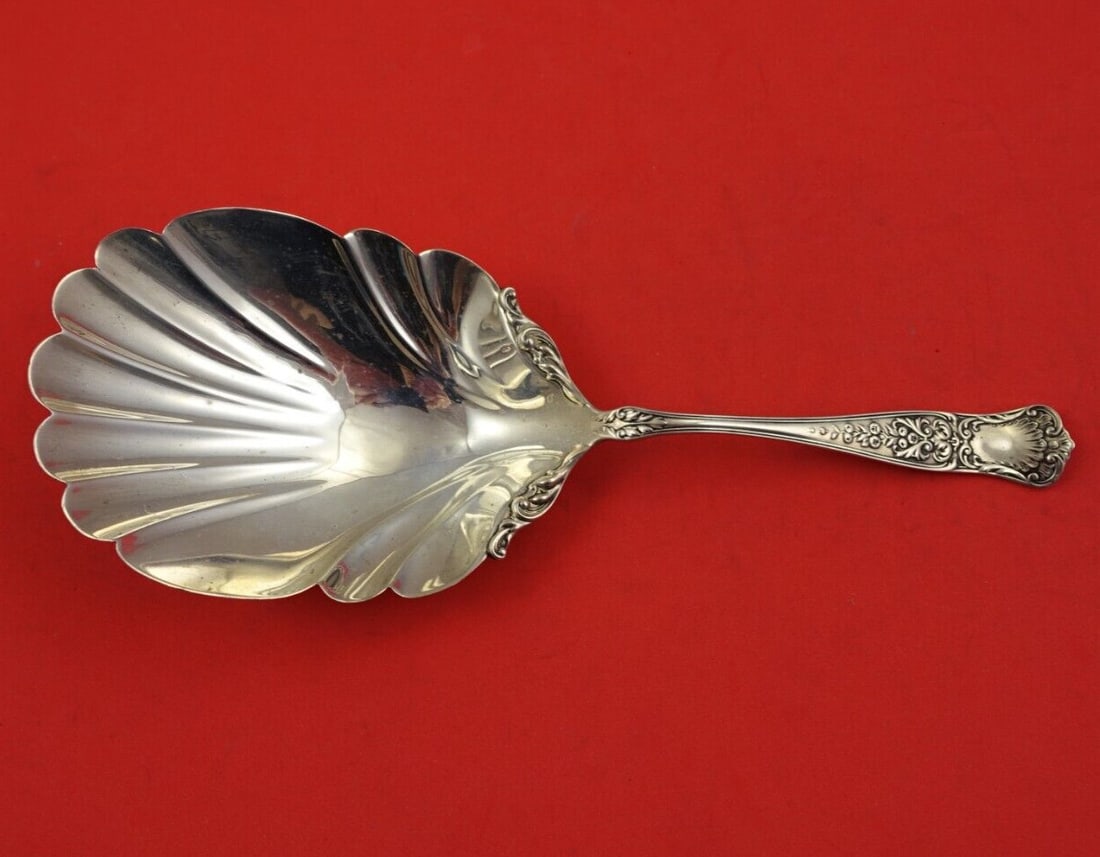 Gorham Maryland Sterling Silver 8 Inch Cracker Scoop Serving Piece: Gorham Maryland Sterling Silver 8 Inch Cracker Scoop Serving Piece This exquisite cracker scoop is part of the Maryland pattern by Gorham, crafted from high-quality sterling silver. Measuring 8 inches