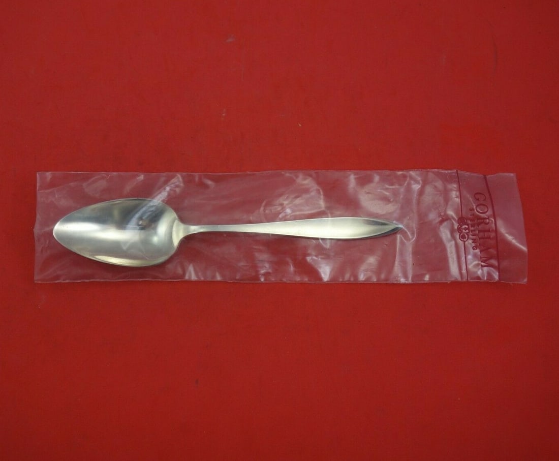 Gorham Esprit Sterling Silver Place Soup Spoon 6 7/8 Inch New: Gorham Esprit Sterling Silver Place Soup Spoon 6 7/8 Inch New This exquisite place soup spoon is part of the Esprit pattern by Gorham, expertly crafted from high-quality sterling silver. Measuring 6 7