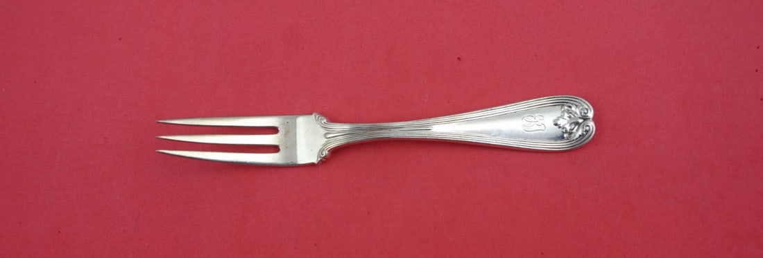 Tiffany & Co Colonial Sterling Silver 3-Tine Pastry Fork 6 Inch: Tiffany & Co Colonial Sterling Silver 3-Tine Pastry Fork 6 Inch Experience the elegance of the Colonial pattern with this exquisite 3-tine pastry fork by Tiffany & Co. Crafted from high-quality sterli