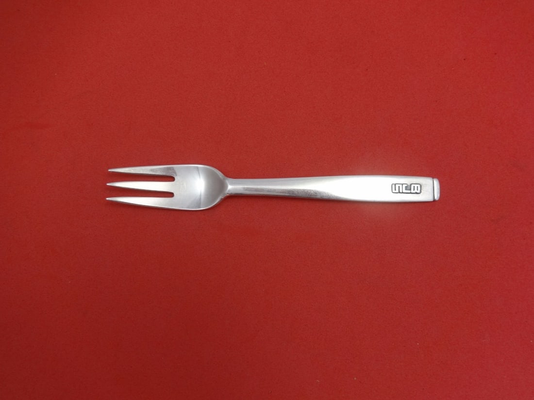Porter Blanchard Oslo Sterling Silver Salad Fork 3-Tine Monogram Bjs: Porter Blanchard Oslo Sterling Silver Salad Fork 3-Tine Monogram Bjs This exquisite 3-tine salad fork is crafted from sterling silver by Porter Blanchard in the elegant Oslo pattern. Measuring 6 1/2 i