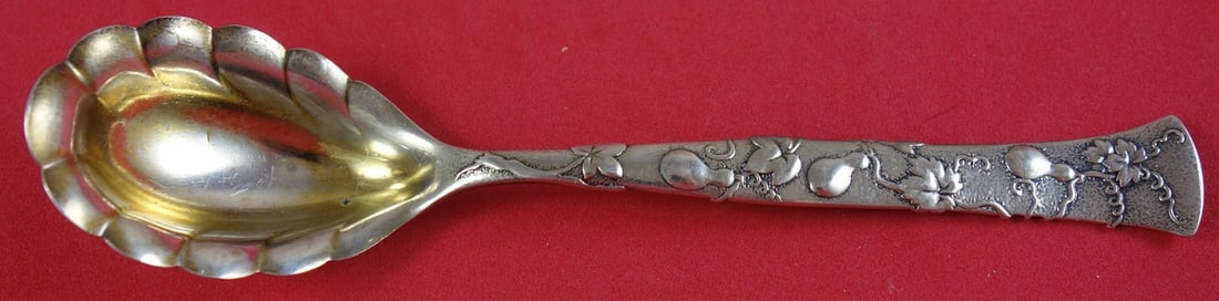 Tiffany & Co. Vine 6 Inch Sterling Silver Sugar Spoon Goldwashed: Tiffany & Co. Vine 6 Inch Sterling Silver Sugar Spoon Goldwashed This exquisite sugar spoon from Tiffany & Co. features a stunning Vine pattern, crafted in sterling silver with a goldwashed finish. Me
