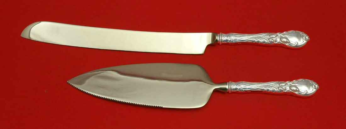 Reed and Barton La Parisienne Sterling Silver Wedding Cake Set 2pc Monogrammed: Reed and Barton La Parisienne Sterling Silver Wedding Cake Set 2pc Monogrammed This exquisite wedding cake set features the elegant La Parisienne pattern by Reed and Barton. Crafted from high-quality