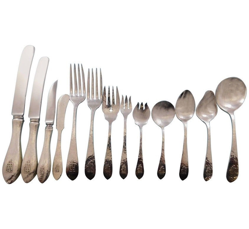 Reed & Barton English Antique Hammered Sterling Silver Flatware Set 171 pcs: Reed & Barton English Antique Hammered Sterling Silver Flatware Set 171 pcs Discover a stunning 171-piece flatware set crafted from sterling silver by Reed & Barton, showcasing the exquisite Arts & Cr