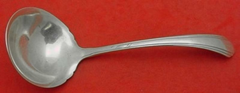 Towle Lady Diana Sterling Silver Gravy Ladle 6.75 Inch: Towle Lady Diana Sterling Silver Gravy Ladle 6.75 Inch Presenting the Lady Diana Gravy Ladle by Towle, a stunning piece crafted from sterling silver. This ladle measures 6 3/4" and features the elegan