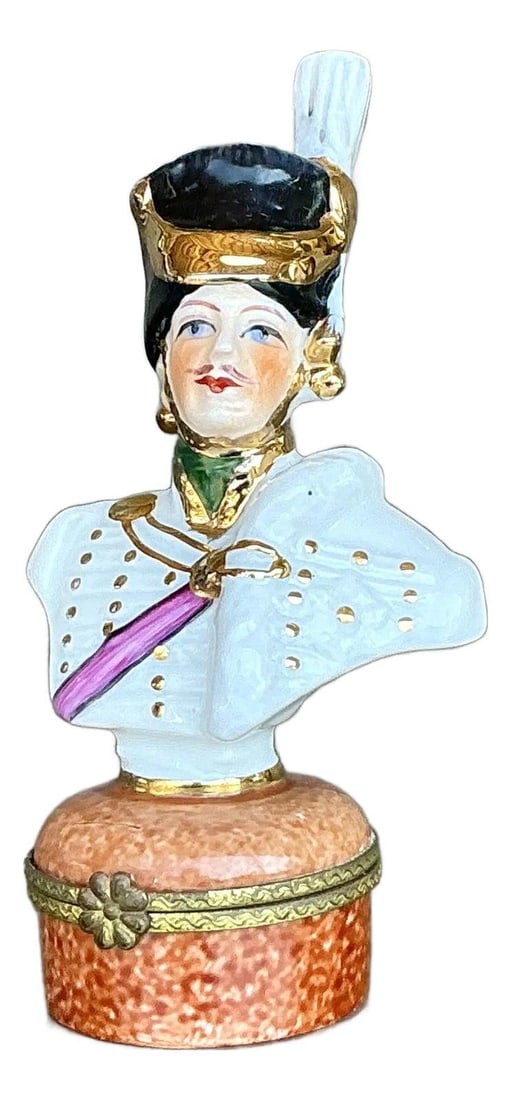 Vintage Limoges Hand Painted Pill Box Regency Military Officer: Vintage Limoges Hand Painted Pill Box Regency Military Officer Discover the elegance of this vintage Limoges porcelain pill box, hand-painted in the likeness of a dashing Regency-era military officer.