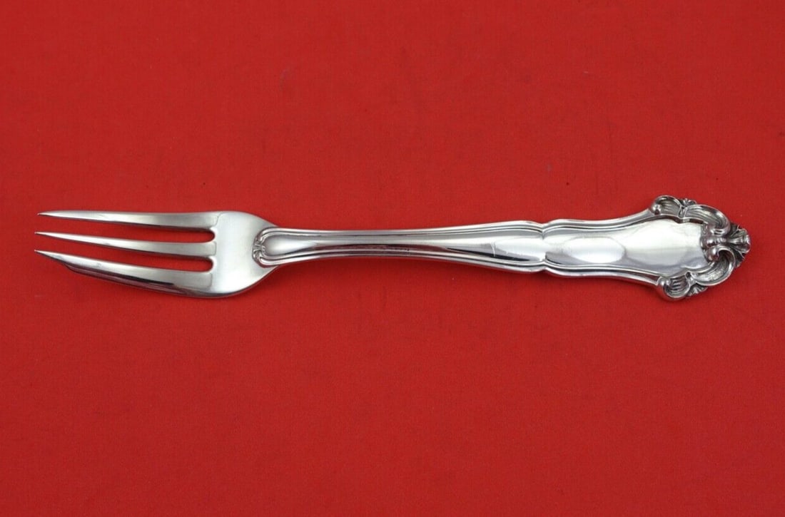 Buccellati Grande Imperiale Sterling Silver 3-Tine Fish Fork 7 Inch: Buccellati Grande Imperiale Sterling Silver 3-Tine Fish Fork 7 Inch Experience the elegance of Italian craftsmanship with this Grande Imperiale fish fork by Buccellati. This exquisite three-tine fork,