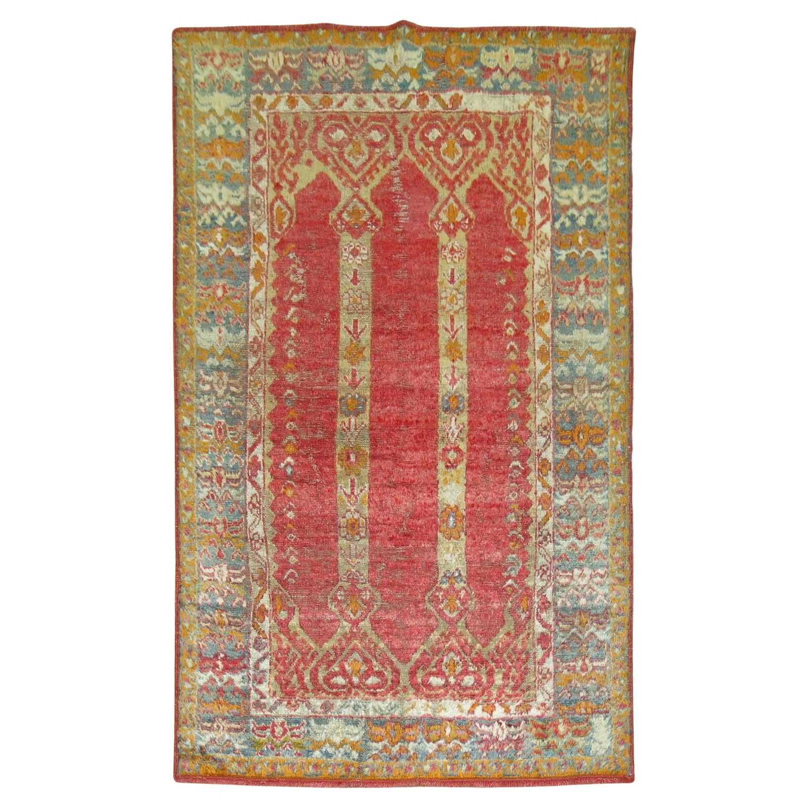 Antique 19th Century Angora Oushak Scroll Prayer Rug 45 x 70 in: Antique 19th Century Angora Oushak Scroll Prayer Rug 45 x 70 in Discover the beauty of this late 19th-century Antique Angora Oushak Prayer Rug, showcasing a stunning double scroll niche motif. Hand-wo