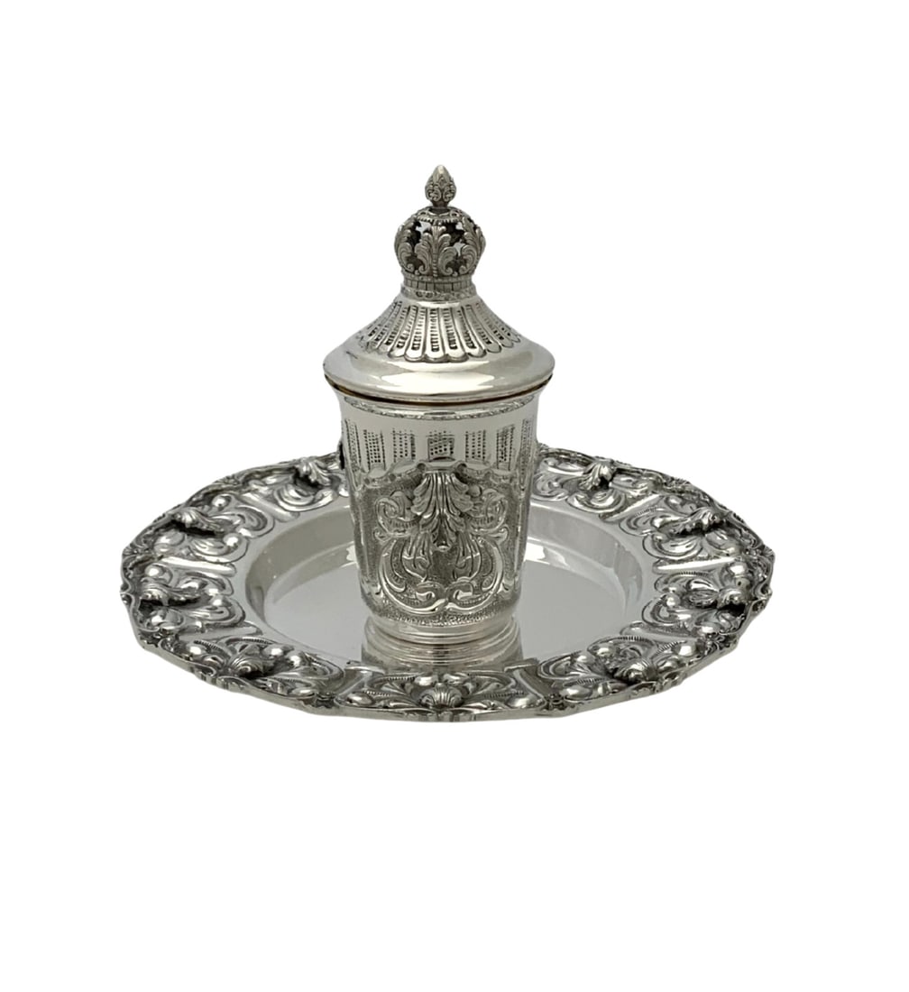 Handmade 925 Sterling Silver Leaf Applique Cup Tray Cover: Handmade 925 Sterling Silver Leaf Applique Cup Tray Cover This exquisite 925 sterling silver set includes a handmade ornate cup, tray, and crown cover. Crafted in Turkey, the set showcases intricate s
