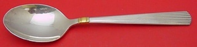 Reed and Barton Ashmont Gold Sterling Silver Soup Spoon 6.75": Reed and Barton Ashmont Gold Sterling Silver Soup Spoon 6.75" This exquisite Ashmont Gold place soup spoon by Reed and Barton is crafted from high-quality sterling silver, showcasing the elegance of i