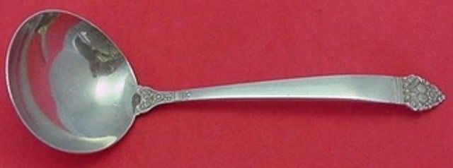 Oneida King Cedric Sterling Silver Gravy Ladle 6.5 Inch Serving: Oneida King Cedric Sterling Silver Gravy Ladle 6.5 Inch Serving This exquisite gravy ladle is crafted from high-quality sterling silver and features the elegant King Cedric pattern by Oneida. Measurin