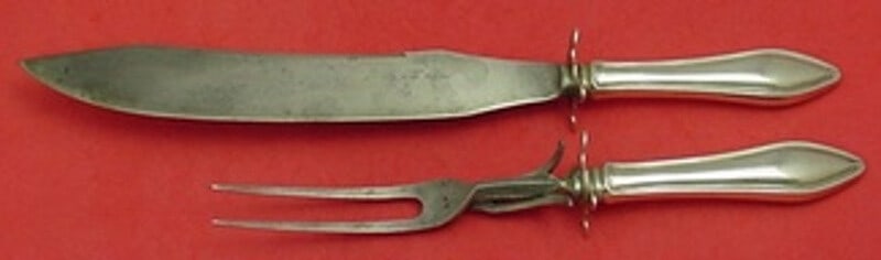 Towle Mary Chilton Sterling Silver Roast Carving Set 2pc Carbon Steel: Towle Mary Chilton Sterling Silver Roast Carving Set 2pc Carbon Steel This elegant 2-piece Roast Carving Set features the classic Mary Chilton pattern by Towle, crafted from high-quality sterling silv