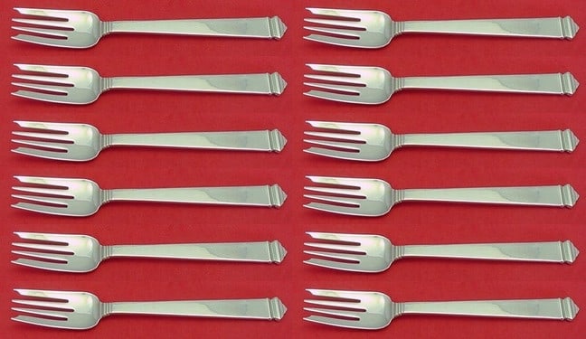 Tiffany & Co Hampton Sterling Silver Salad Fork Set 12 Pieces: Tiffany & Co Hampton Sterling Silver Salad Fork Set 12 Pieces This 12-piece set of Hampton salad forks by Tiffany & Co. showcases exquisite craftsmanship in sterling silver, perfect for enhancing your