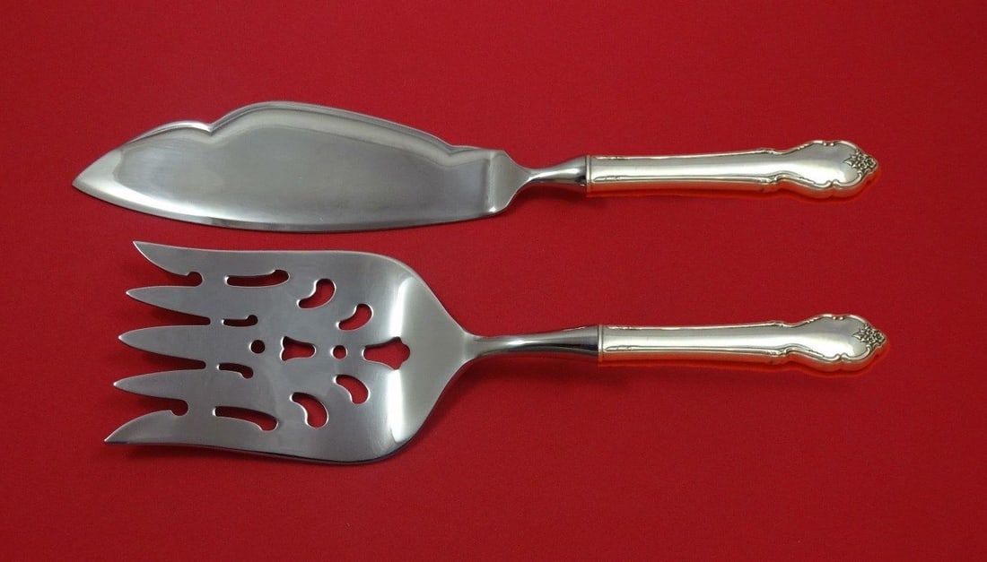 International Sterling Silver Breton Rose Fish Serving Set 2 Piece: International Sterling Silver Breton Rose Fish Serving Set 2 Piece Enhance your dining experience with the Breton Rose Sterling Silver Fish Serving Set, a custom-made 2-piece collection from Internati