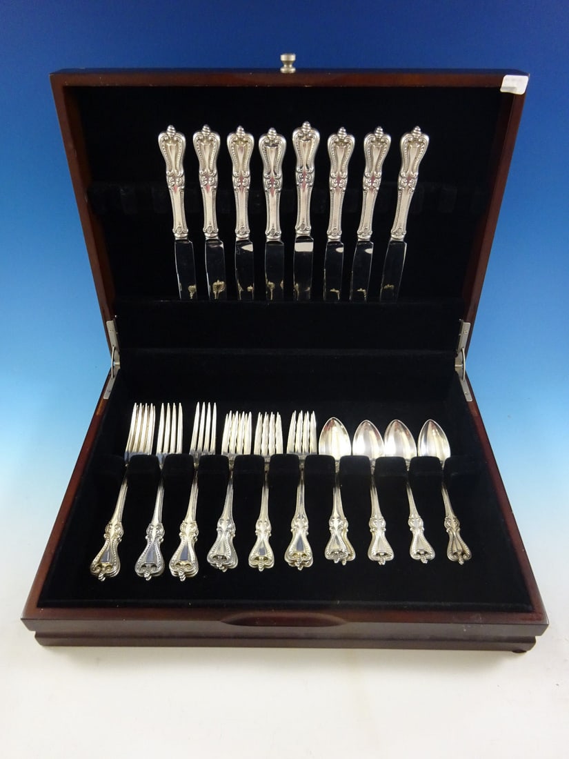 Towle Old Colonial Sterling Silver Flatware Set for 8 - 32 Pieces (1 of 6)