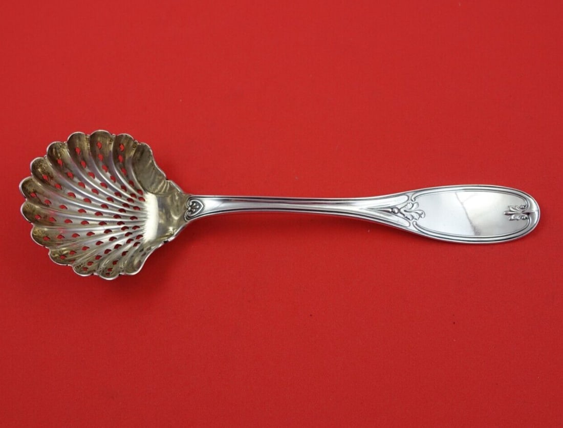 William Gale Tuscan Sterling Silver Sugar Sifter Monogrammed 7 3/4 in: William Gale Tuscan Sterling Silver Sugar Sifter Monogrammed 7 3/4 in Discover the elegance of the Tuscan pattern by William Gale with this exquisite sterling silver sugar sifter. Measuring 7 3/4 inch