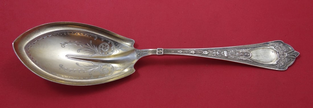 Schulz & Fischer Cleopatra Sterling Silver Pudding Spoon 9 1/4 Gold Wash: Schulz & Fischer Cleopatra Sterling Silver Pudding Spoon 9 1/4 Gold Wash This exquisite pudding spoon belongs to the Cleopatra pattern by Schulz & Fischer, showcasing a beautiful gold-washed finish an
