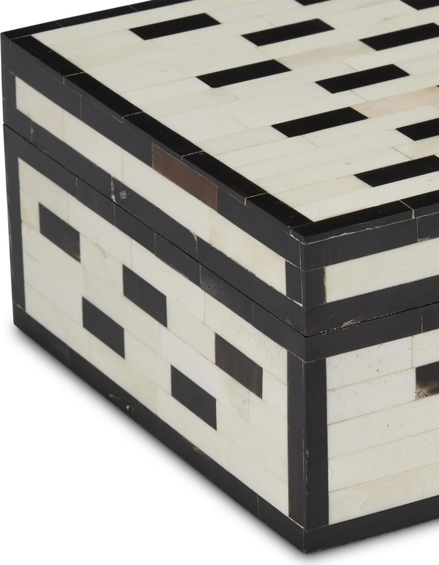Currey Carmine Box Traditional Design Bone Horn Wood (1 of 4)