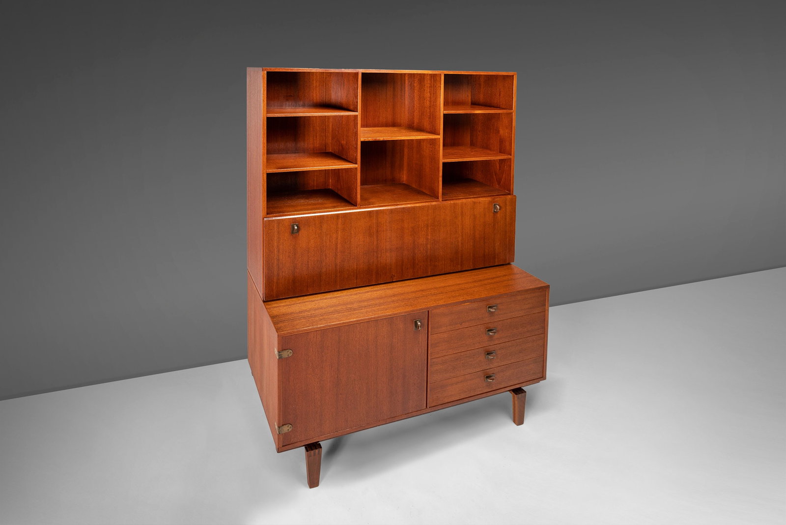 Peter Lovig Nielsen Danish Modern Teak 4-Drawer Sideboard with Topper 1950s: Peter Lovig Nielsen Danish Modern Teak 4-Drawer Sideboard with Topper 1950s Experience the elegance of this Danish Modern Teak 4-Drawer Sideboard with Topper, designed by Peter Lovig Nielsen for Dansk