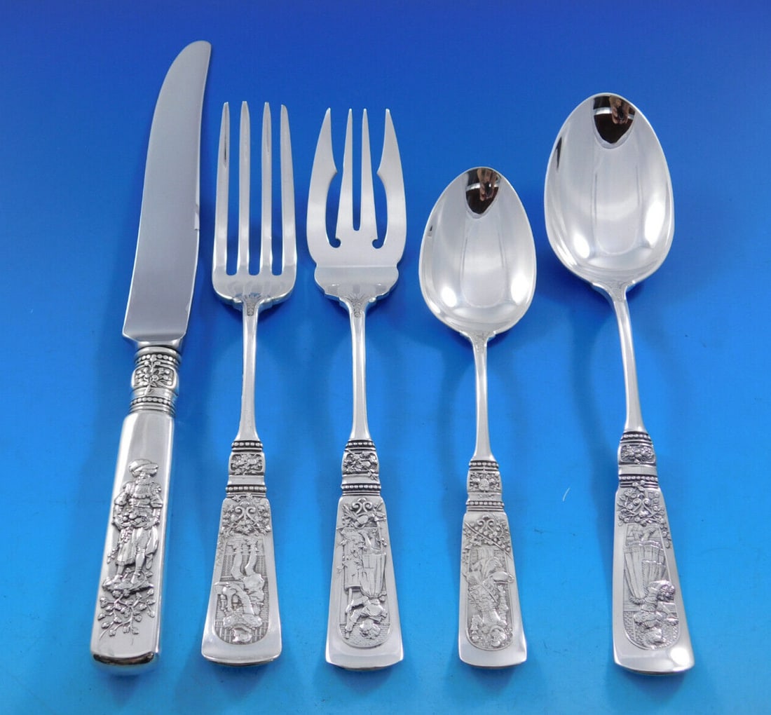 Gorham Fontainebleau Sterling Silver Flatware Set 43 pcs for 8 with Storage Chest: Gorham Fontainebleau Sterling Silver Flatware Set 43 pcs for 8 with Storage Chest Enhance your dining experience with the exquisite Fontainebleau Sterling Silver Flatware Set by Gorham, designed for 8