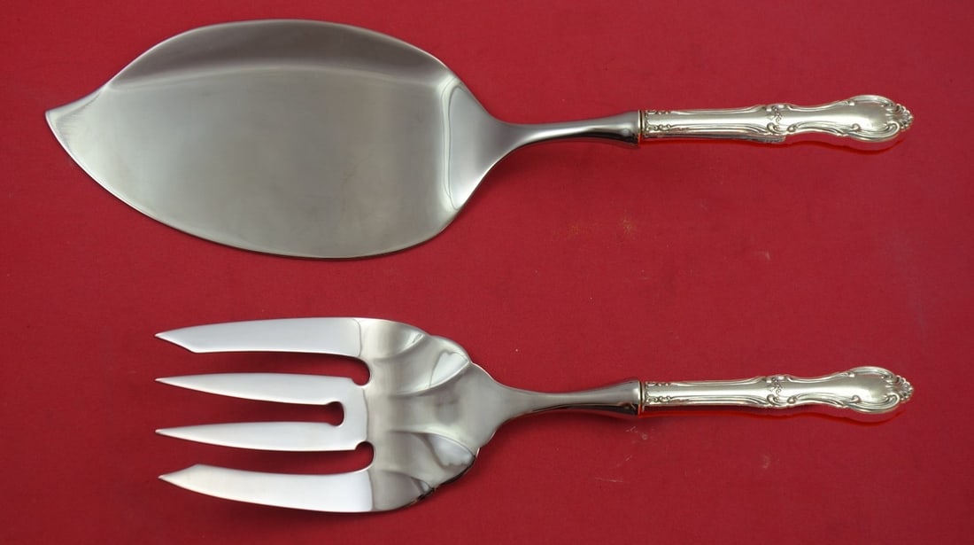 International Sterling Silver Joan of Arc Salmon Serving Set 2-Piece Custom Made: International Sterling Silver Joan of Arc Salmon Serving Set 2-Piece Custom Made Enhance your dining experience with this exquisite Joan of Arc by International Sterling Silver Salmon Serving Set. Cra