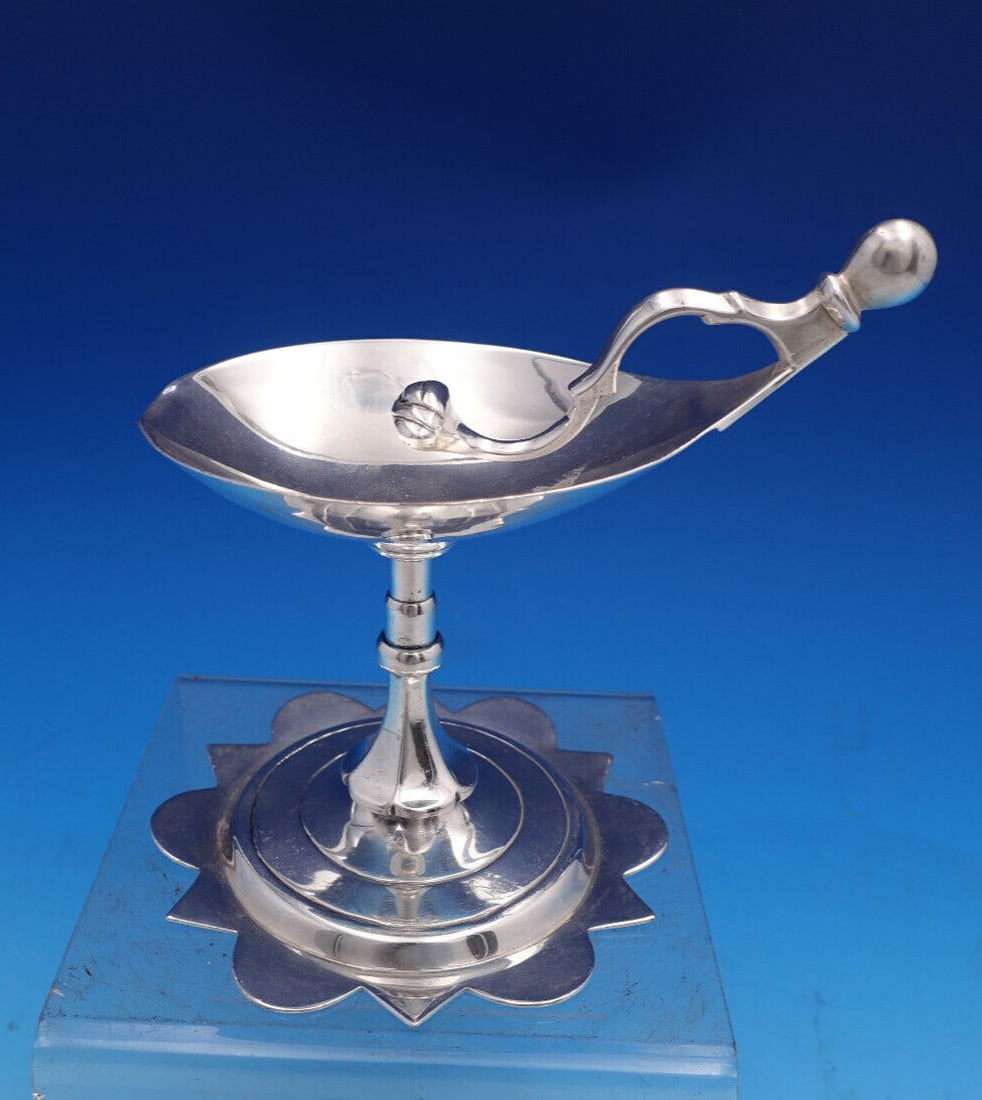 Mid-Century Modern Sanborns Mexican Sterling Silver Compote with Handle: Mid-Century Modern Sanborns Mexican Sterling Silver Compote with Handle This exquisite Mid-Century Modern compote features a distinctive design by Sanborns, crafted from sterling silver in Mexico. Wit