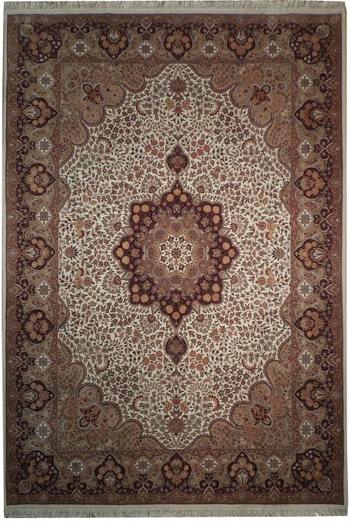 Handmade Ivory Lavar Wool Silk Rug 8'6 x 11'6: Handmade Ivory Lavar Wool Silk Rug 8'6 x 11'6 Free continental US Shipping Enhance your living space with this exquisite ivory Lavar wool and silk rug, measuring 8' 6" x 11' 6". Crafted by skilled art