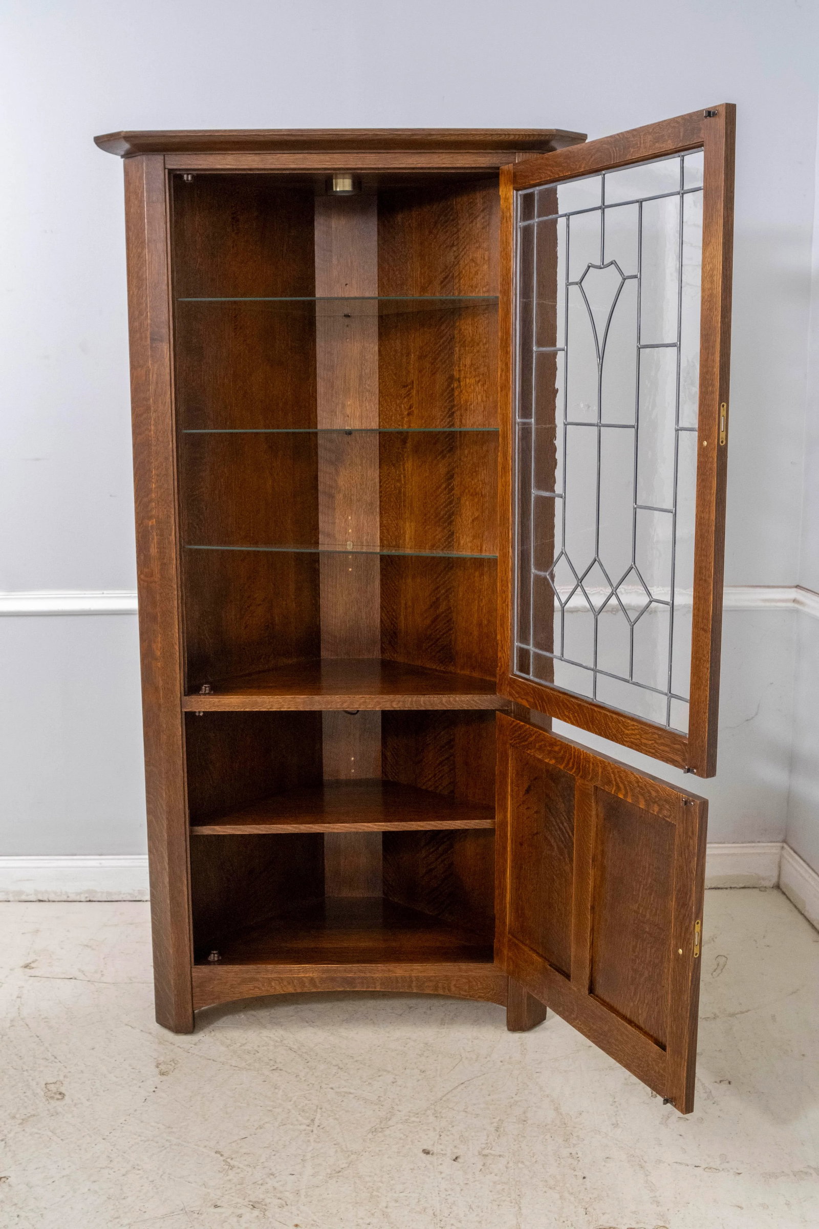 Stickley Mission Oak Corner China Cabinet with Leaded Glass - 3