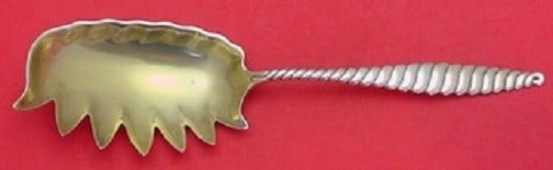 Whiting Oval Twist Sterling Silver Macaroni Server Goldwashed 9 5/8 inches: Whiting Oval Twist Sterling Silver Macaroni Server Goldwashed 9 5/8 inches This exquisite Oval Twist macaroni server, crafted by Whiting, features a stunning goldwashed finish. Measuring 9 5/8 inches,