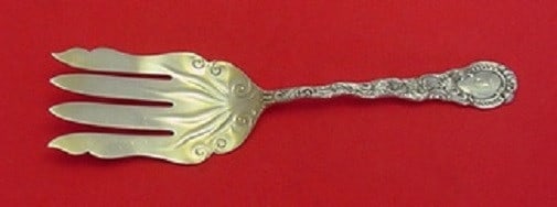 Durgin Louis XV Sterling Silver Fish Serving Fork Goldwashed 8 3/8 in: Durgin Louis XV Sterling Silver Fish Serving Fork Goldwashed 8 3/8 in This elegant Louis XV fish serving fork by Durgin is crafted from sterling silver with a luxurious goldwash finish. Measuring 8 3/
