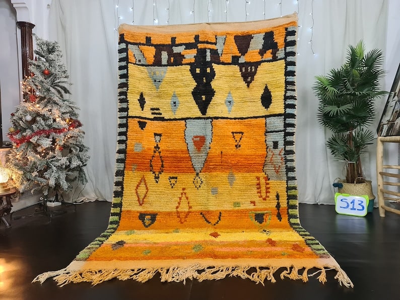 Authentic Handwoven Berber Rug 8 x 5 Feet Moroccan Wool: Authentic Handwoven Berber Rug 8 x 5 Feet Moroccan Wool This exquisite Fine Authentic Rug is handwoven in the Atlas Mountains by skilled local Berber women weavers, employing traditional techniques an