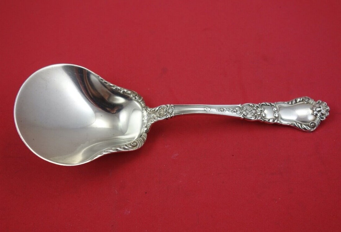 Gorham Baronial Old Sterling Silver Berry Spoon 8 3/4 Inch: Gorham Baronial Old Sterling Silver Berry Spoon 8 3/4 Inch This exquisite serving spoon from Gorham's Baronial Old pattern features a classic design, crafted from high-quality sterling silver. Measuri