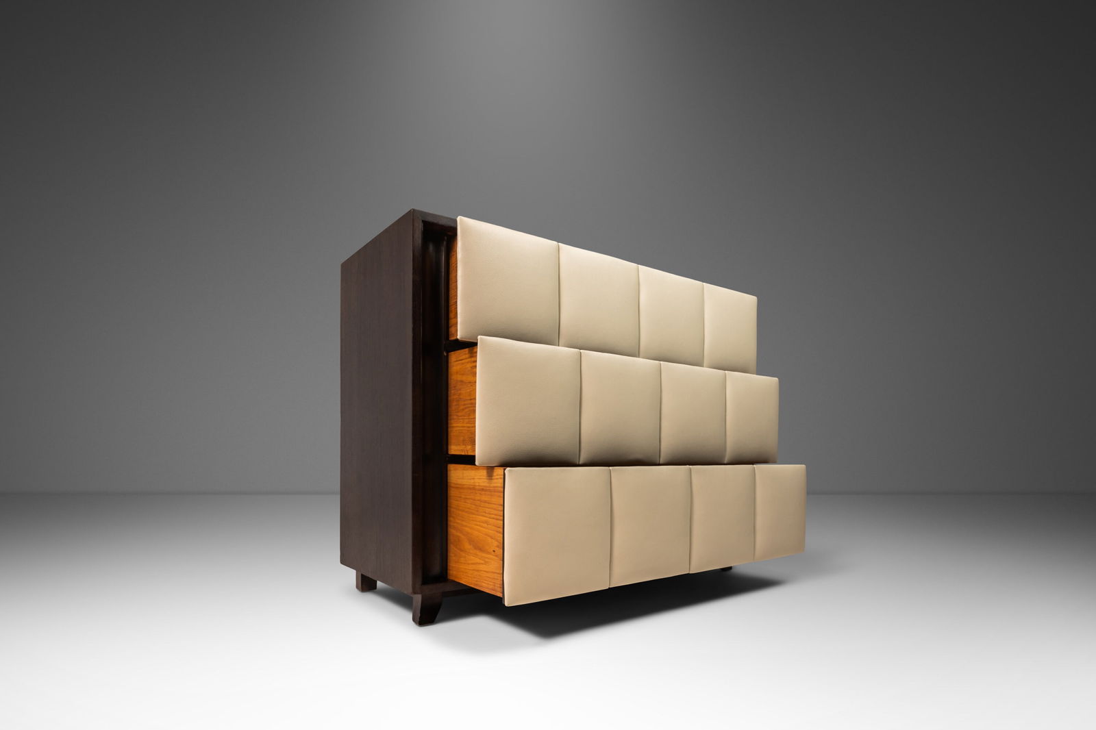 Gilbert Rohde Herman Miller Art Deco Three-Drawer Dresser Leather Fronts 1940s: Gilbert Rohde Herman Miller Art Deco Three-Drawer Dresser Leather Fronts 1940s Introducing a rare Gilbert Rohde for Herman Miller Model 4140 three-drawer chest/dresser, a true embodiment of Art Deco d