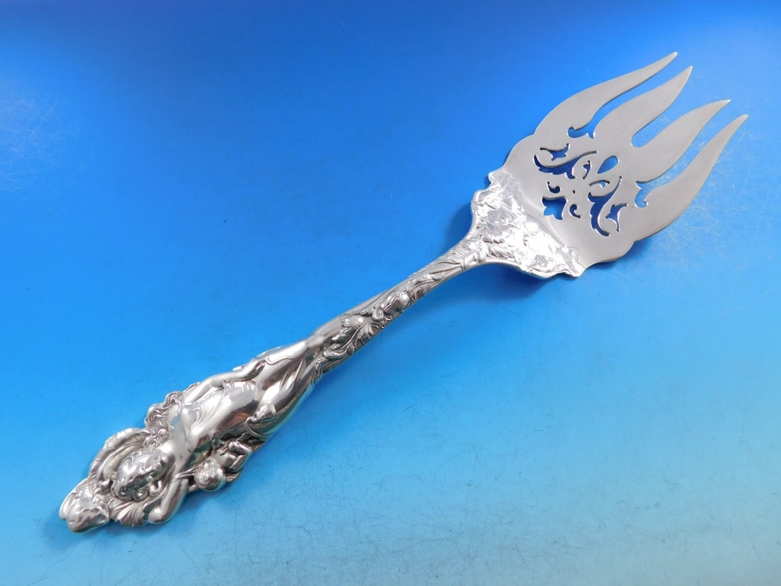 Reed & Barton Love Disarmed Sterling Silver Buffet Fork 10 1/2 Art Nouveau: Reed & Barton Love Disarmed Sterling Silver Buffet Fork 10 1/2 Art Nouveau This exquisite buffet fork from the Reed & Barton Love Disarmed pattern showcases the elegance of Art Nouveau style. Crafted