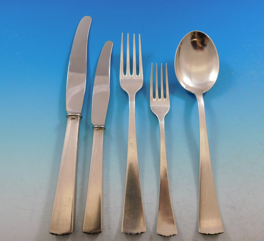 CG Hallberg Diplomat 830 Silver Flatware Set 30 Pieces Mid-Century Modern: CG Hallberg Diplomat 830 Silver Flatware Set 30 Pieces Mid-Century Modern Discover the elegance of the Diplomat flatware set by CG Hallberg, crafted from 830 silver in Stockholm, Sweden. This exquisit