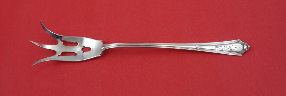 Gorham Plymouth Sterling Silver Lettuce Fork 8.5 Inch: Gorham Plymouth Sterling Silver Lettuce Fork 8.5 Inch This exquisite serving fork is a part of the Plymouth pattern by Gorham, crafted from high-quality sterling silver. Measuring 8 1/2 inches, this l