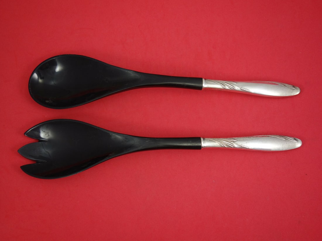 Gorham Willow Sterling Silver Salad Serving Set 2pc Ebony 11": Gorham Willow Sterling Silver Salad Serving Set 2pc Ebony 11" Elevate your dining experience with this exquisite 2-piece salad serving set from Gorham, featuring the elegant Willow pattern. Crafted fr