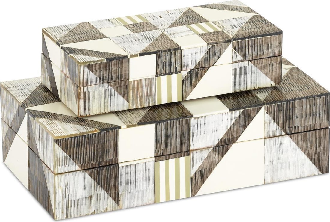 Currey Modernist Buffalo Horn Box 2H x 8W x 4D: Currey Modernist Buffalo Horn Box 2H x 8W x 4D Discover the elegance of these Handcrafted Buffalo Horn Modern Boxes, perfect for adding a stylish touch to your decor. Designed in a contemporary style,