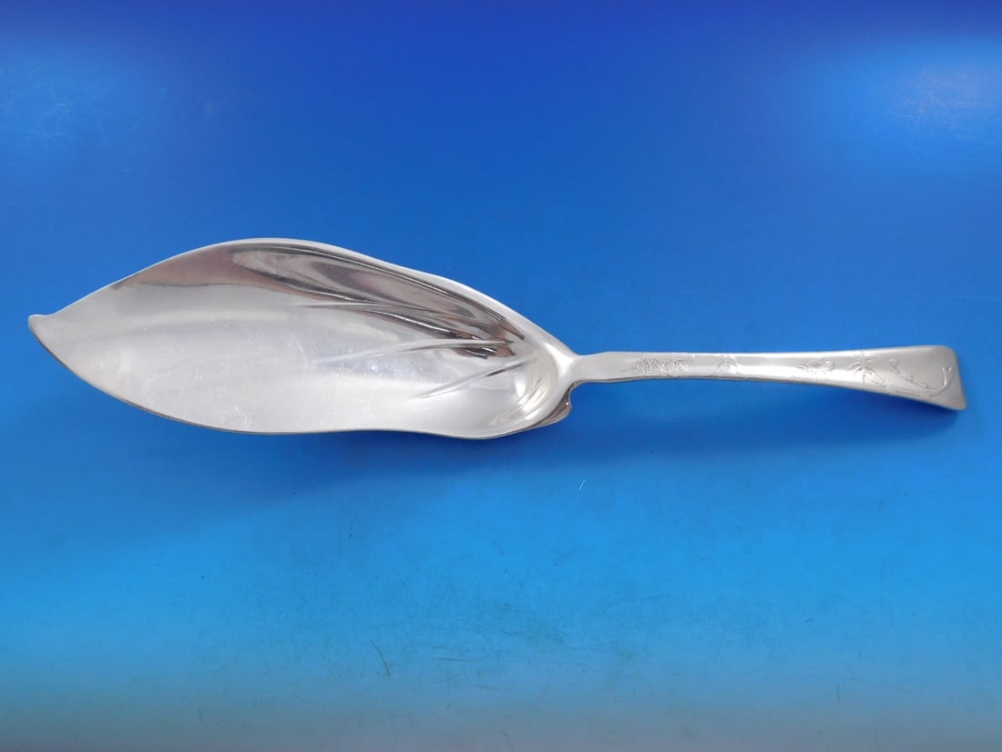 Tiffany Sterling Silver 12.5 Fish Server Lap Over Edge Acid Etched: Tiffany Sterling Silver 12.5 Fish Server Lap Over Edge Acid Etched This exquisite Lap Over Acid Etched fish server by Tiffany & Co. showcases a stunning design featuring a catfish among seaweed. Craft