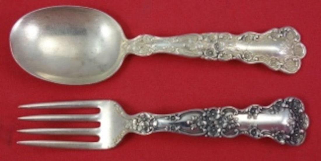 Gorham Buttercup Sterling Silver 2pc Baby Set Heirloom 4.5": Gorham Buttercup Sterling Silver 2pc Baby Set Heirloom 4.5" This exquisite Buttercup by Gorham Sterling Silver Baby Set features two beautifully crafted pieces, each measuring 4 1/2". The set showcase