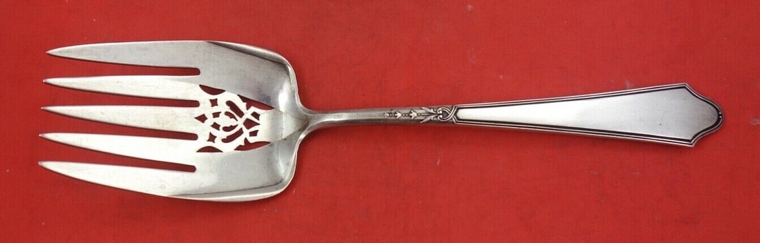 Lunt Chateau Sterling Silver 5-Tine Fish Serving Fork 9 Inch: Lunt Chateau Sterling Silver 5-Tine Fish Serving Fork 9 Inch This elegant fish serving fork is crafted from high-quality sterling silver and features a 5-tine pierced design, perfect for serving fish